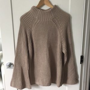 Cable knit sweater with flare sleeves